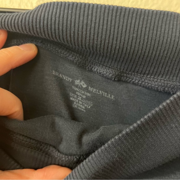 Brandy Melville Off Shoulder Long Sleeve Top - Picture 2 of 3